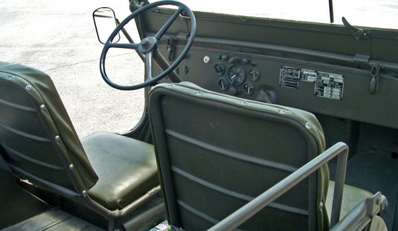 Fotografie vnitřního vybavení džípu