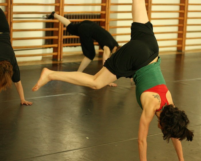 Obrázek muže při cvičení 