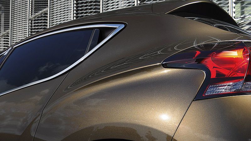 Automobil Citroën DS4 z bočního pohledu