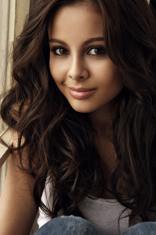 Monika Bagárová mladička zpěvačka krásná i bez šminek