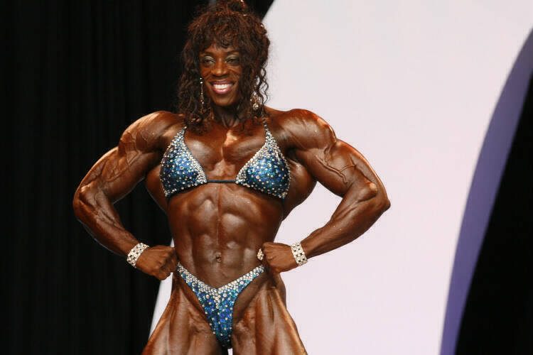 Chlap nebo ženská? Když to holky ve fitku přeženou.Iris Kyle (bodybuilding.com)