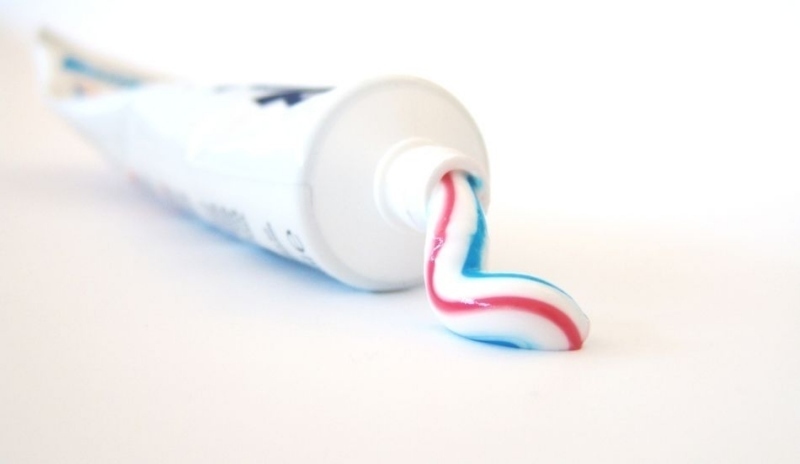 Fotografie zubní pasty