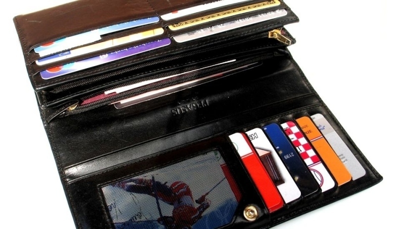 Fotografie peněženky s kreditkami