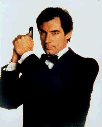 Timothy Dalton v roli Jamese Bonda