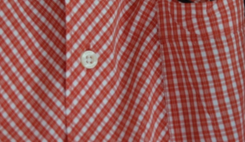 Snímek košile s knoflíkem