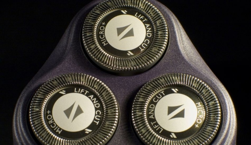 Pánský holící strojek